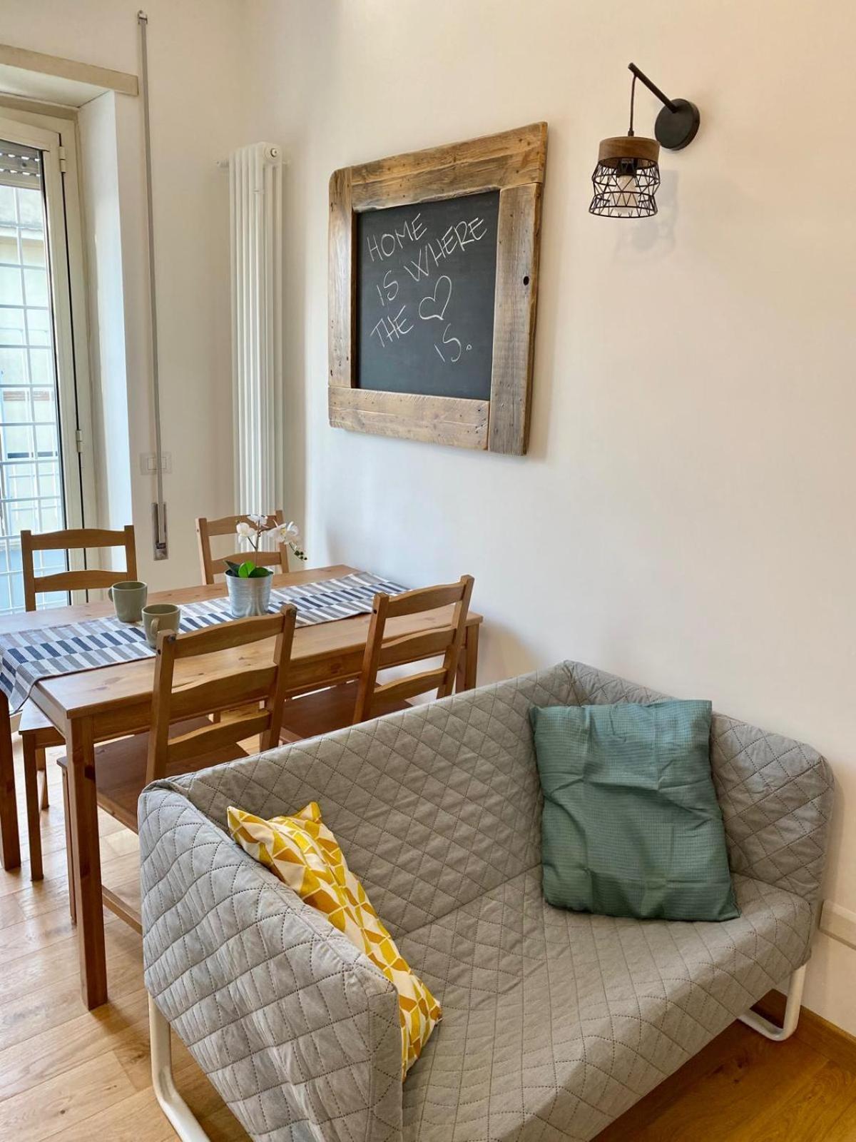 Attico Con Balcone Apartment Rome